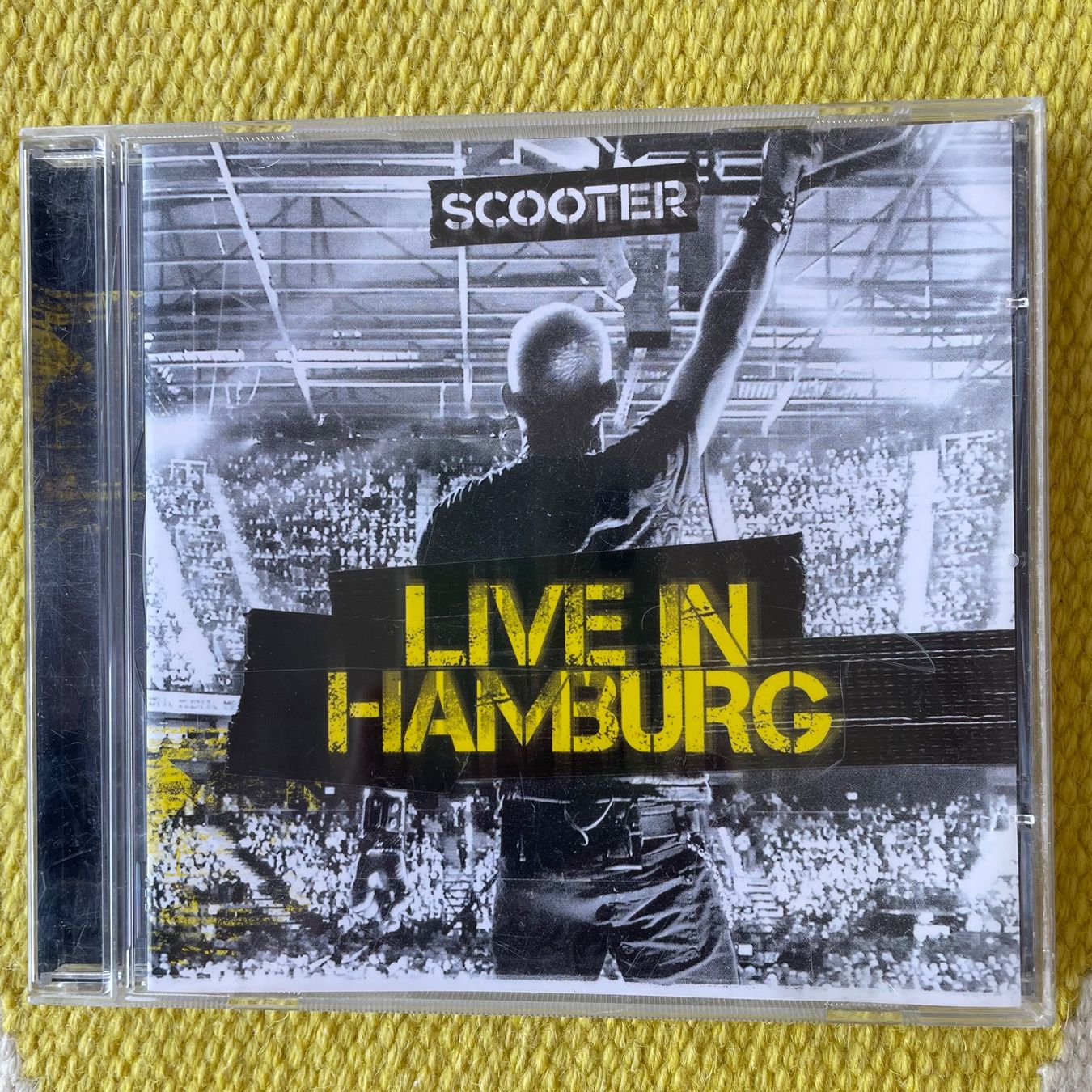 CD: SCOOTER-LIVE IN HAMBURG – Usato da Rorschacherberg venduto da CD-Roli