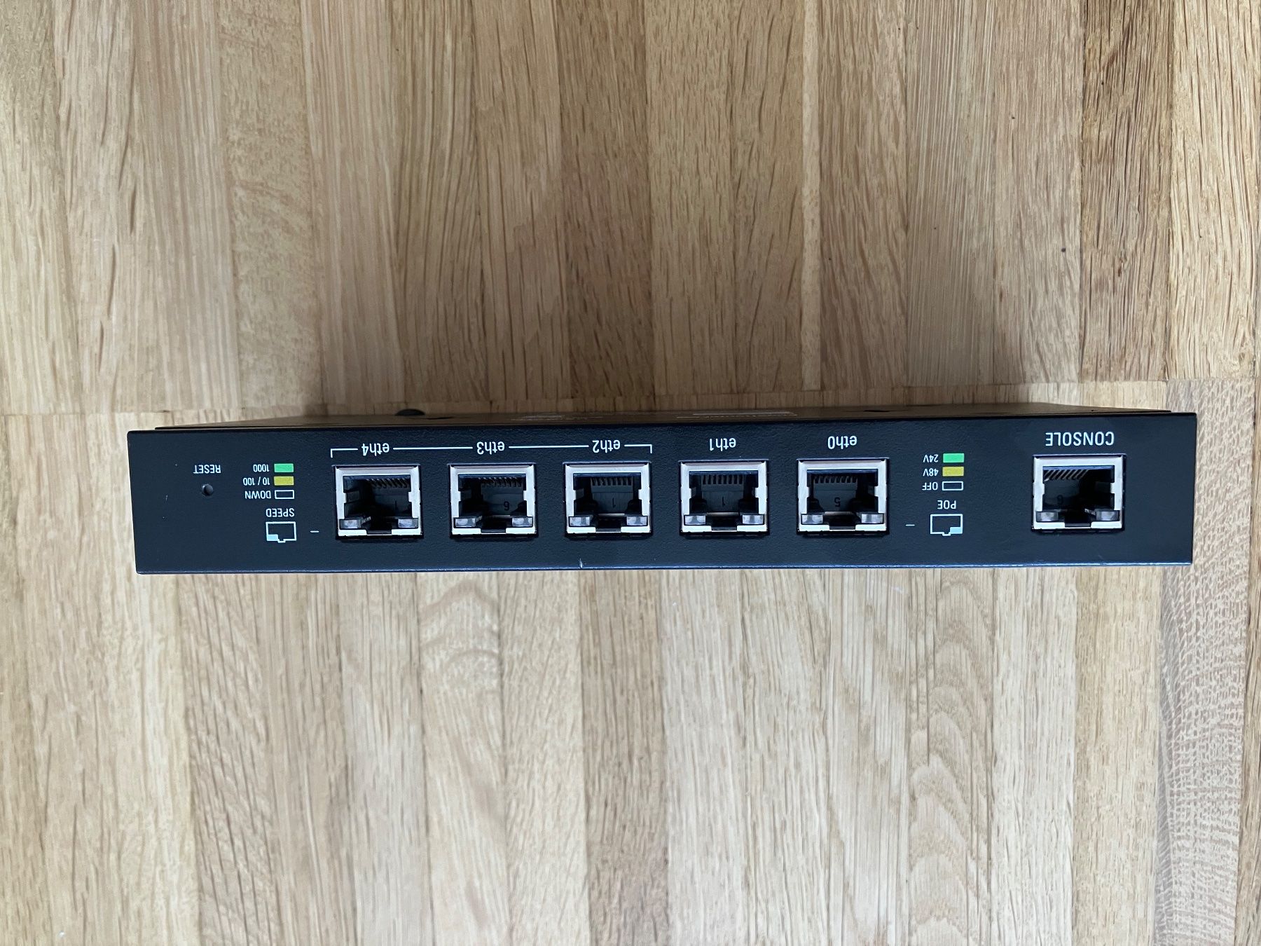 Ubiquiti Modems & Routeurs: Ubiquiti EdgeRouter POE-5 Router – D'occasion à Basel par pat_vq9b 1