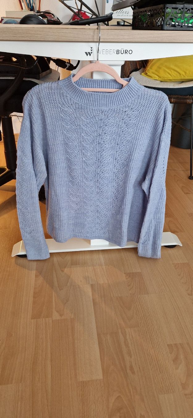 Maglioni & Felpe: Pigalle Strickpullover, hellblau, Grösse S, Top Zustand! – Usato da Rüfenacht BE venduto da Loeti1992