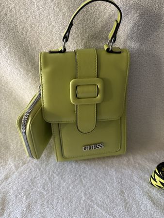 Sac bandoulière./Guess/