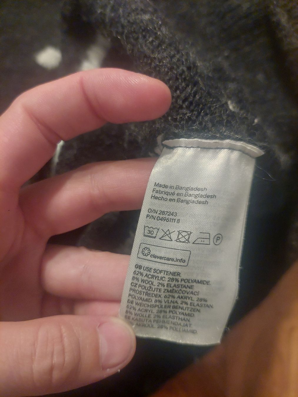 H&M Pullover & Sweatshirts: Damen Pullover Grösse S mit Punkten  – Gebraucht aus Sissach von zwwerg 1