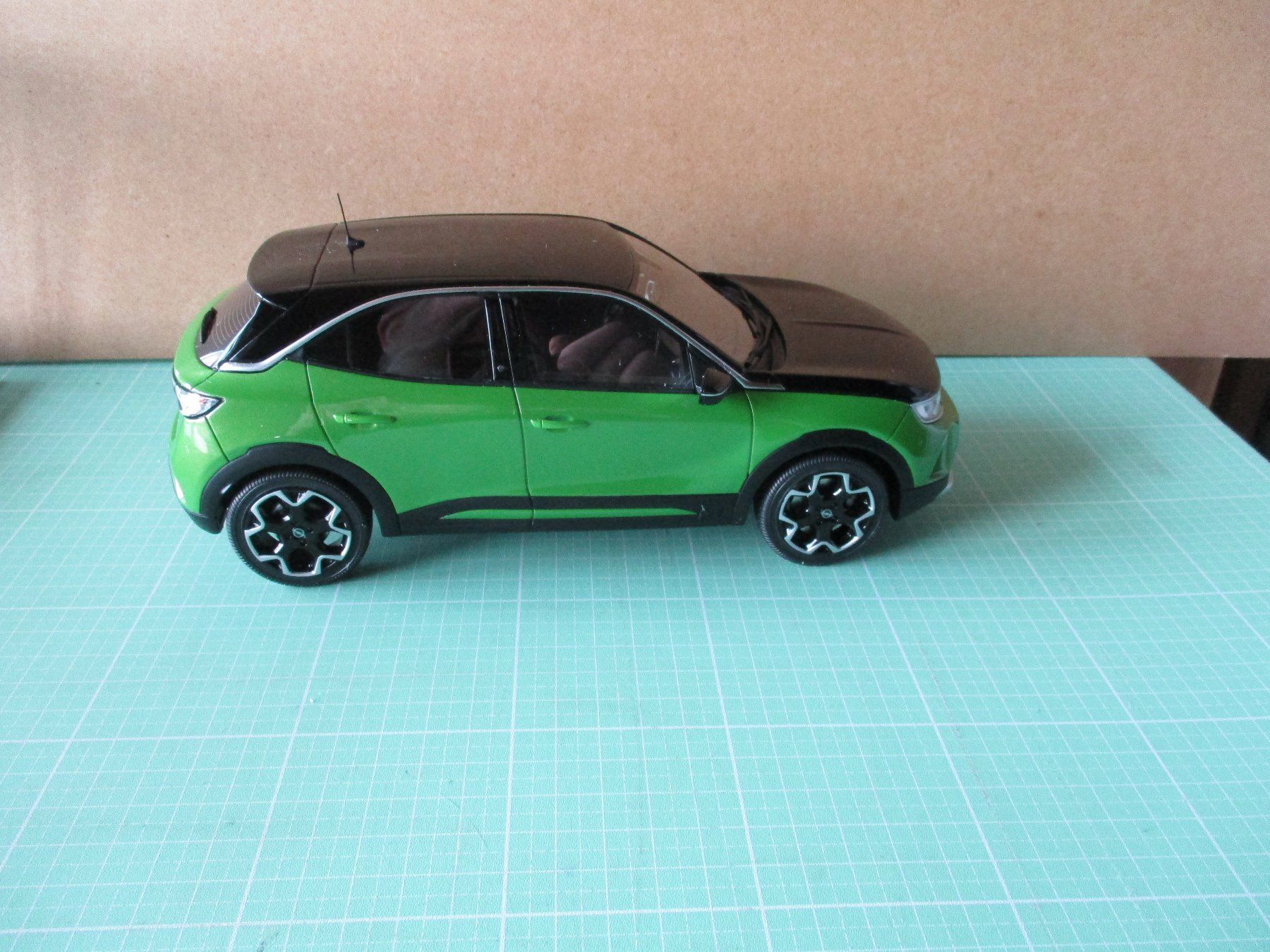 Opel Modellini d'auto: Opel Mokka-E  Nr. 938 / 999 Modellauto – Nuovo e nell'imballaggio originale da Ottikon Gossau ZH venduto da hokuspokus 6