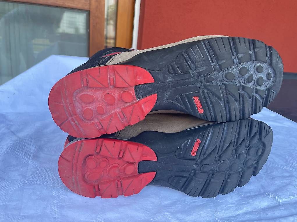 Scarpe da uomo: Scarpe da uomo per Trekking ASOLO mis.43 – Usato da Arzo venduto da ema_q6g9 1