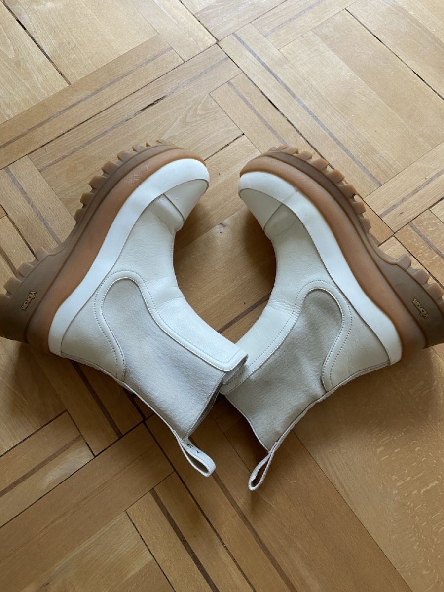 Stella McCartney Scarpe da donna: Stella McCartney Trace Logo Print Boots Stiefel – Usato da Münchenstein venduto da B771 8