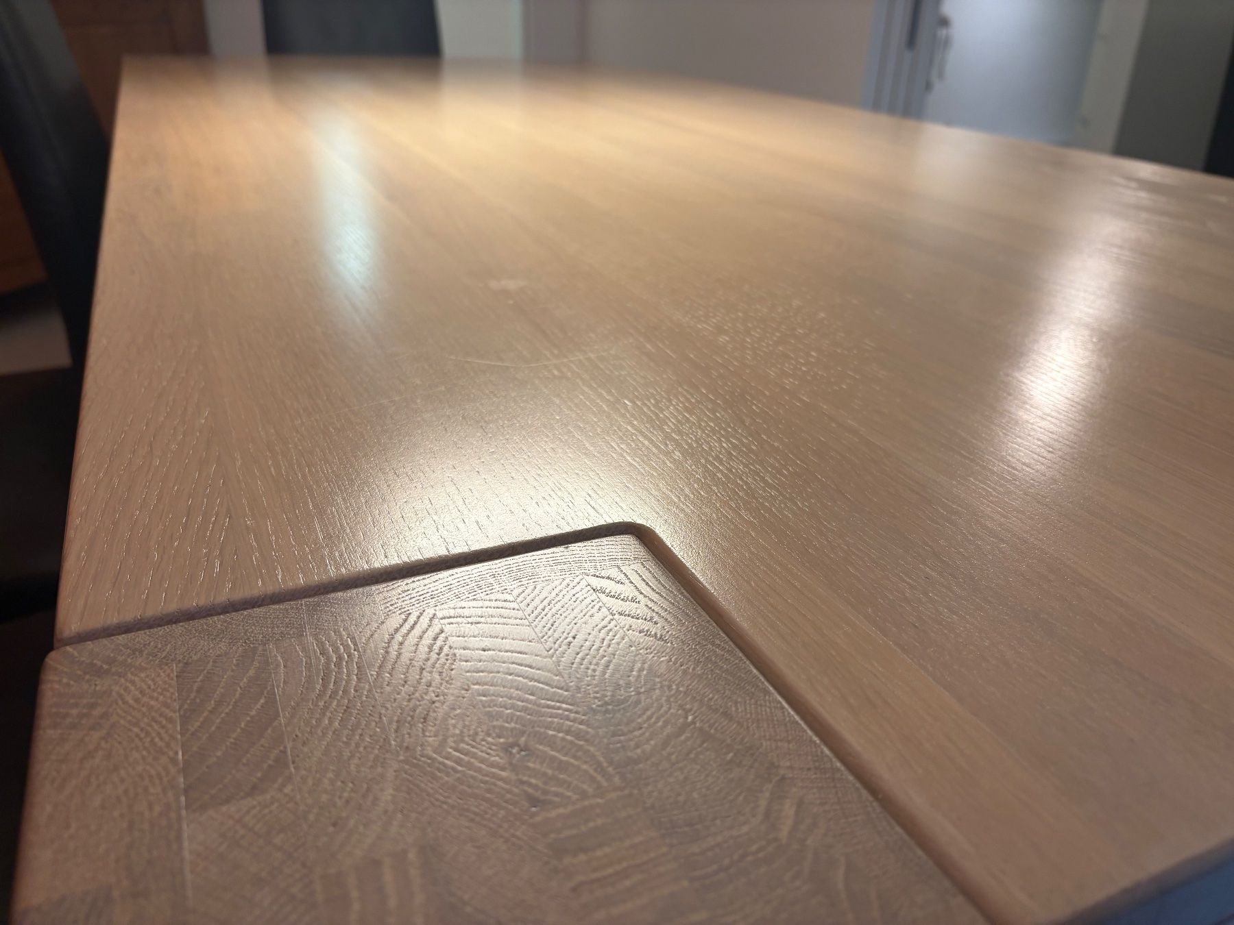 Tische: Esstisch Eiche massiv – Gebraucht aus Winterthur von Clever6 1