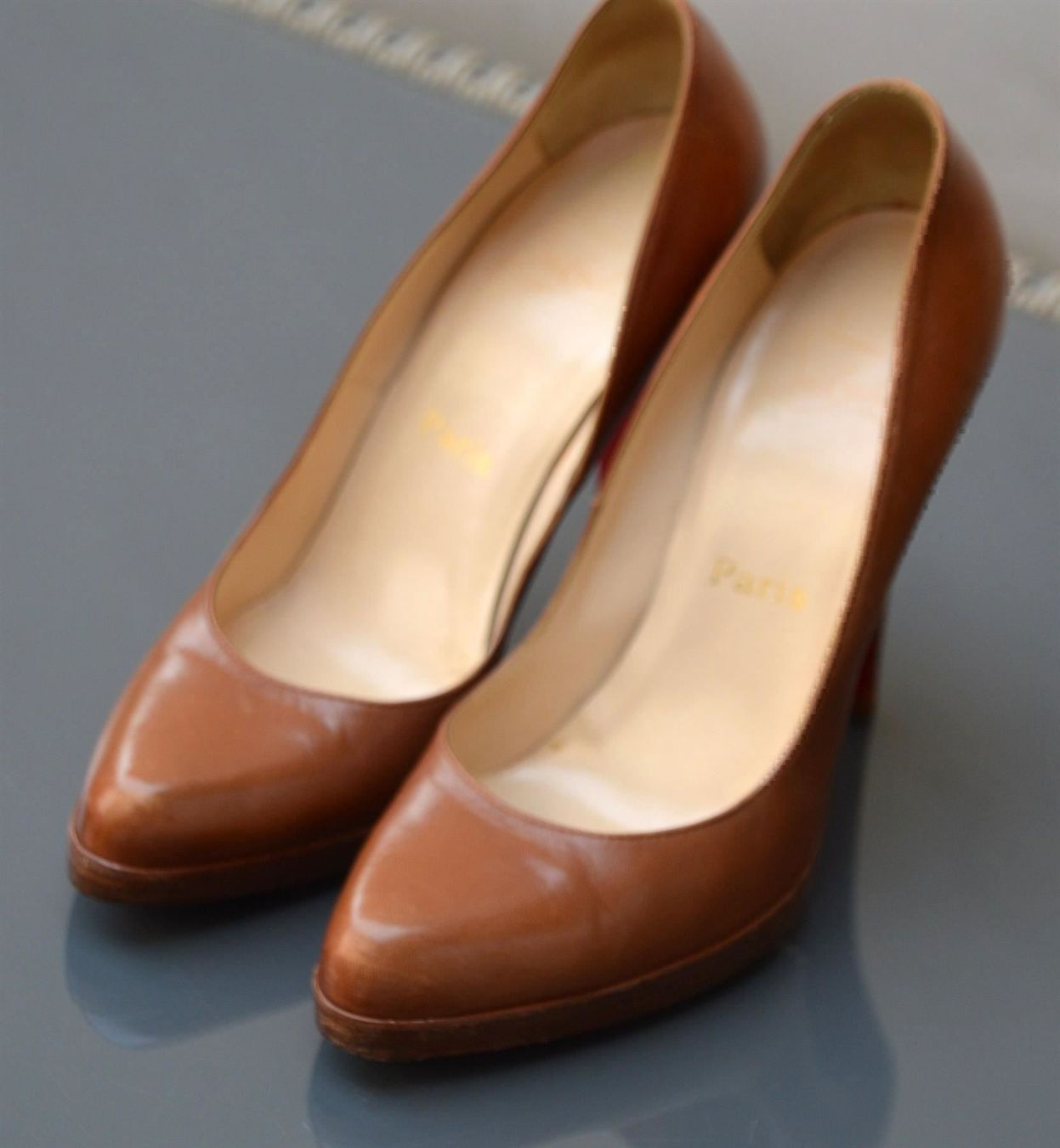 Christian Louboutin Damenschuhe: Pumps Christian Louboutin  . 38.5 – Gebraucht aus Collonges von Auganien 6