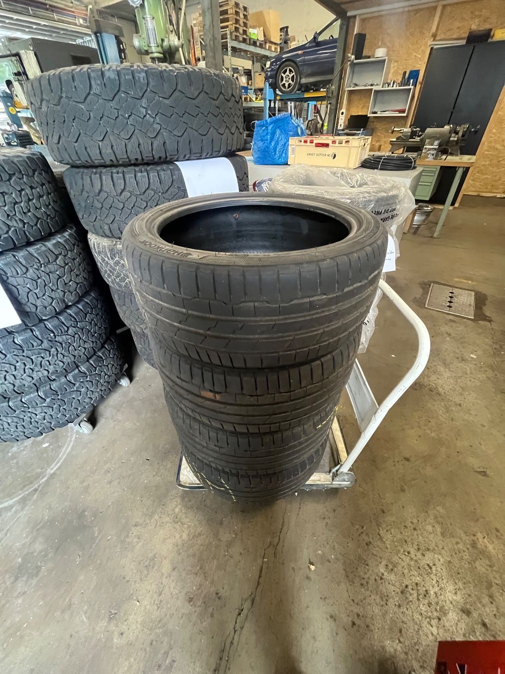 Hankook Pneus & Roues: Hankook 225/40R18 – D'occasion à Sutz par oli838 1