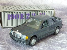 Mercedes 190E 2.3-16  1:35