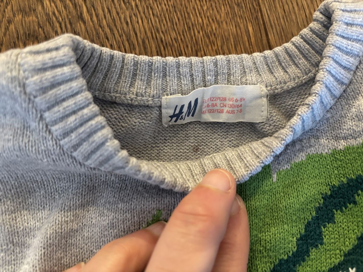 H&M Maglioni & Felpe: H&M Strickpulli Dino Grösse 122/128 – Usato da Unterohringen venduto da eli_j2q2 2