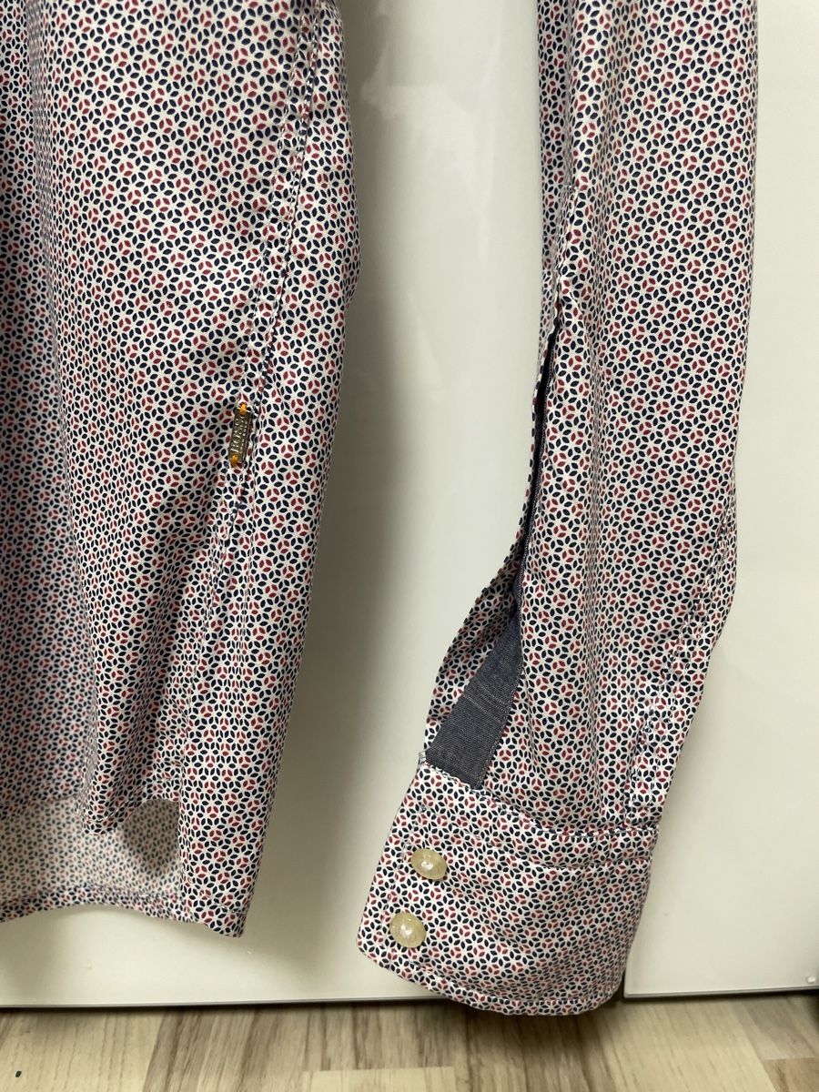 Hugo Boss Hemden: Hugo Boss Slimfit Size S – Gebraucht aus Uznach von Player6 2