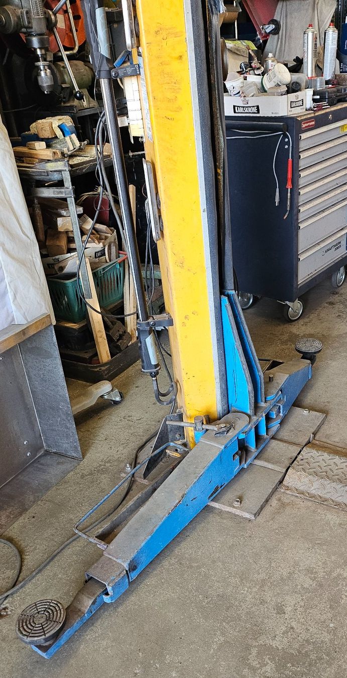 Piattaforme elevatrici & Crick: Autolift mit 2 Säulen – Usato da Hofstetten ZH venduto da Maya_K 4