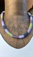 Handgemachte Kette, lila/grün, Sommer-Accessoire, Unikat
