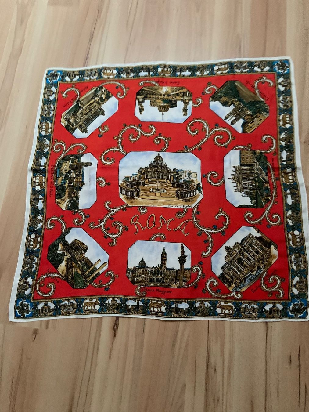 Foulards, Tücher & Schals: Foulard (motif ROME) – Gebraucht aus Ecublens VD von timily 1