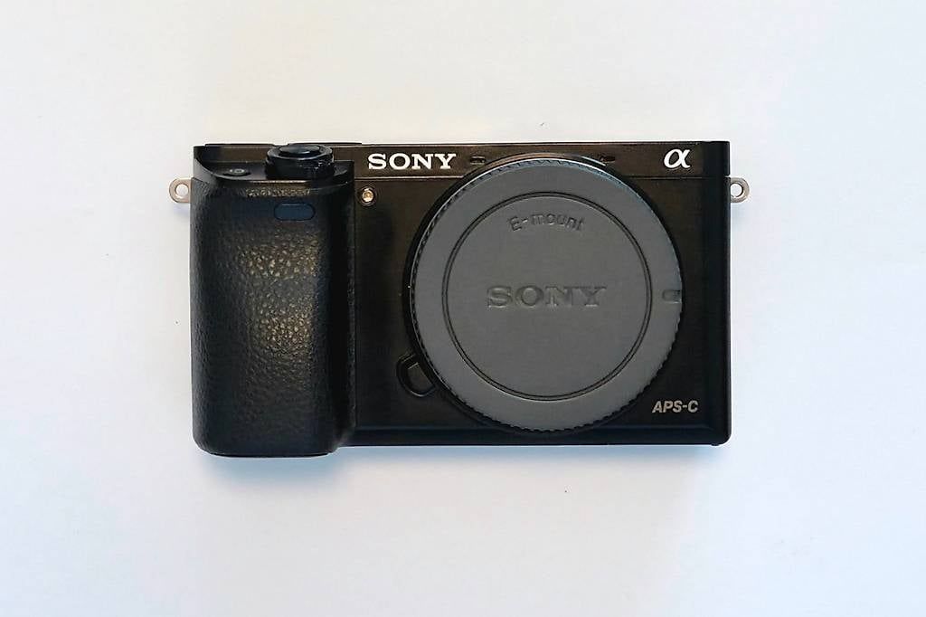 Sony Fotocamera: Sony Alpha 6000 – Usato da Renens VD venduto da pit_52fc