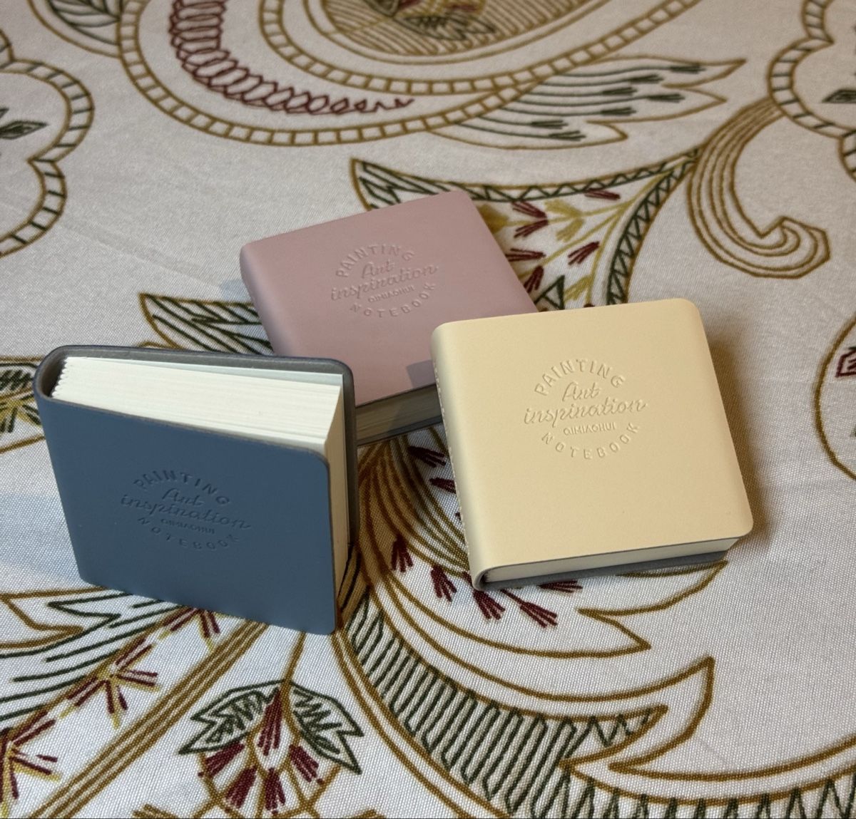 Blocchi: Lot de 3 minis cahiers  – Nuovo e nell'imballaggio originale da Châtel-St-Denis venduto da Montclair_Swiss 1