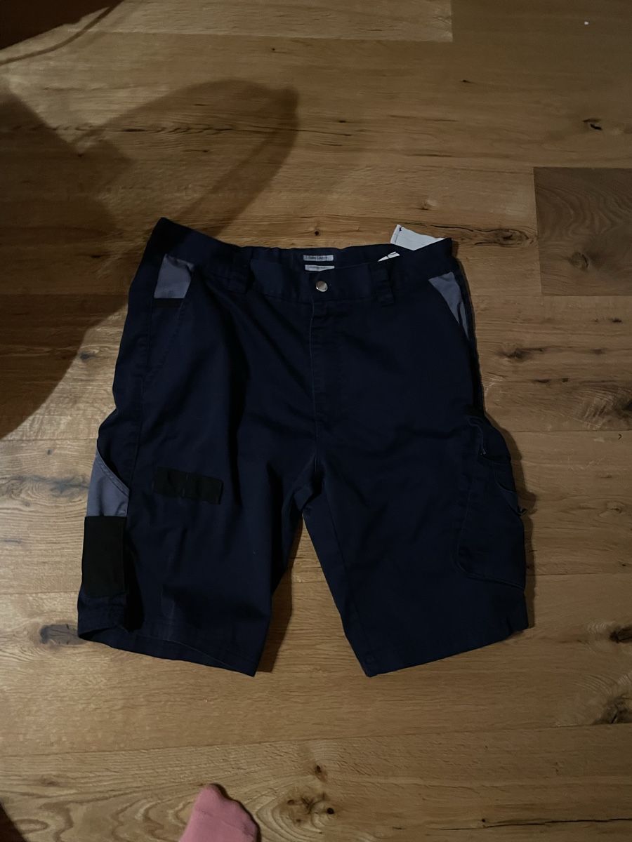 Pantalons: Arbeiterhose – D'occasion à Lenk im Simmental par banane50626