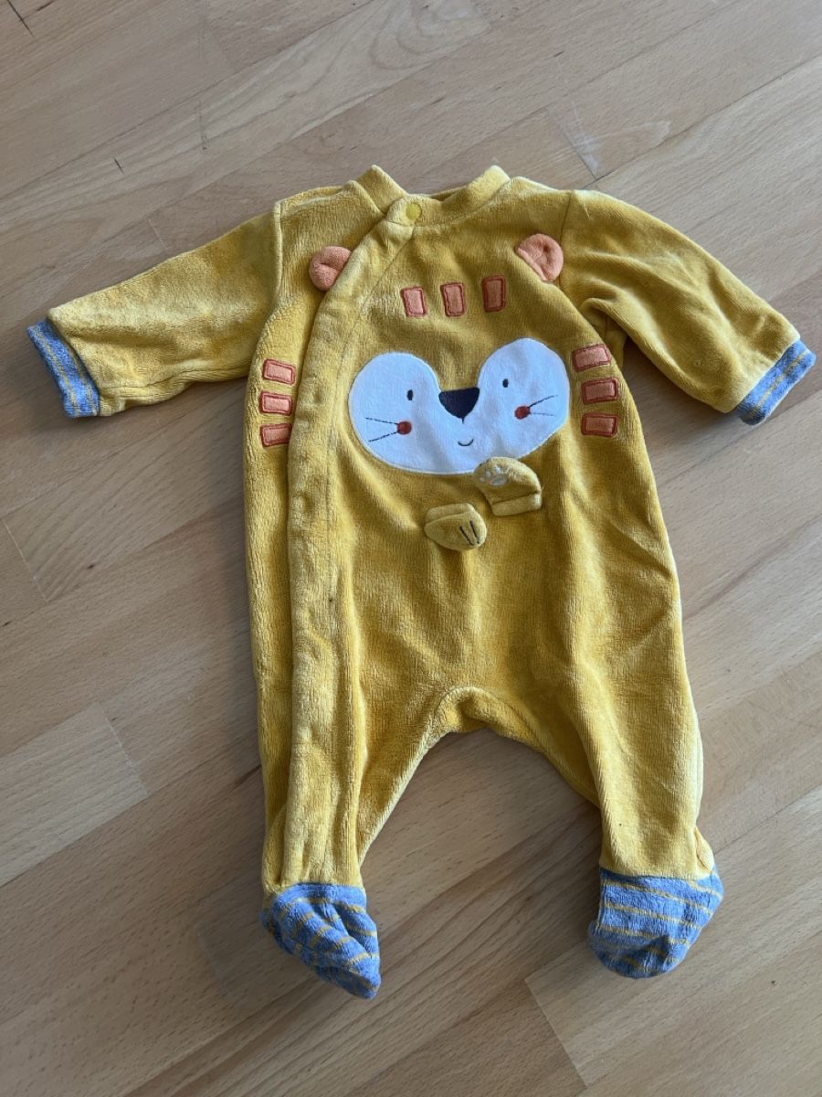 Lotti & Set di vestiti: 2 Baby Strampler Set. Grösse 50 Tiger/Hase – Usato da Zürich venduto da Jakomo007 2