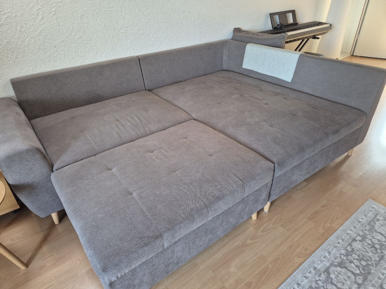Divani: Graues Ecksofa/Schlafsofa, in gutem Zustand – Usato da Kilchberg ZH venduto da emi_6vtg 3