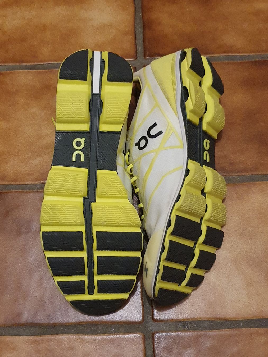 On Chaussures hommes: On Cloudflash 40 – D'occasion à La Chaux-de-Fonds par MyriamDo 4