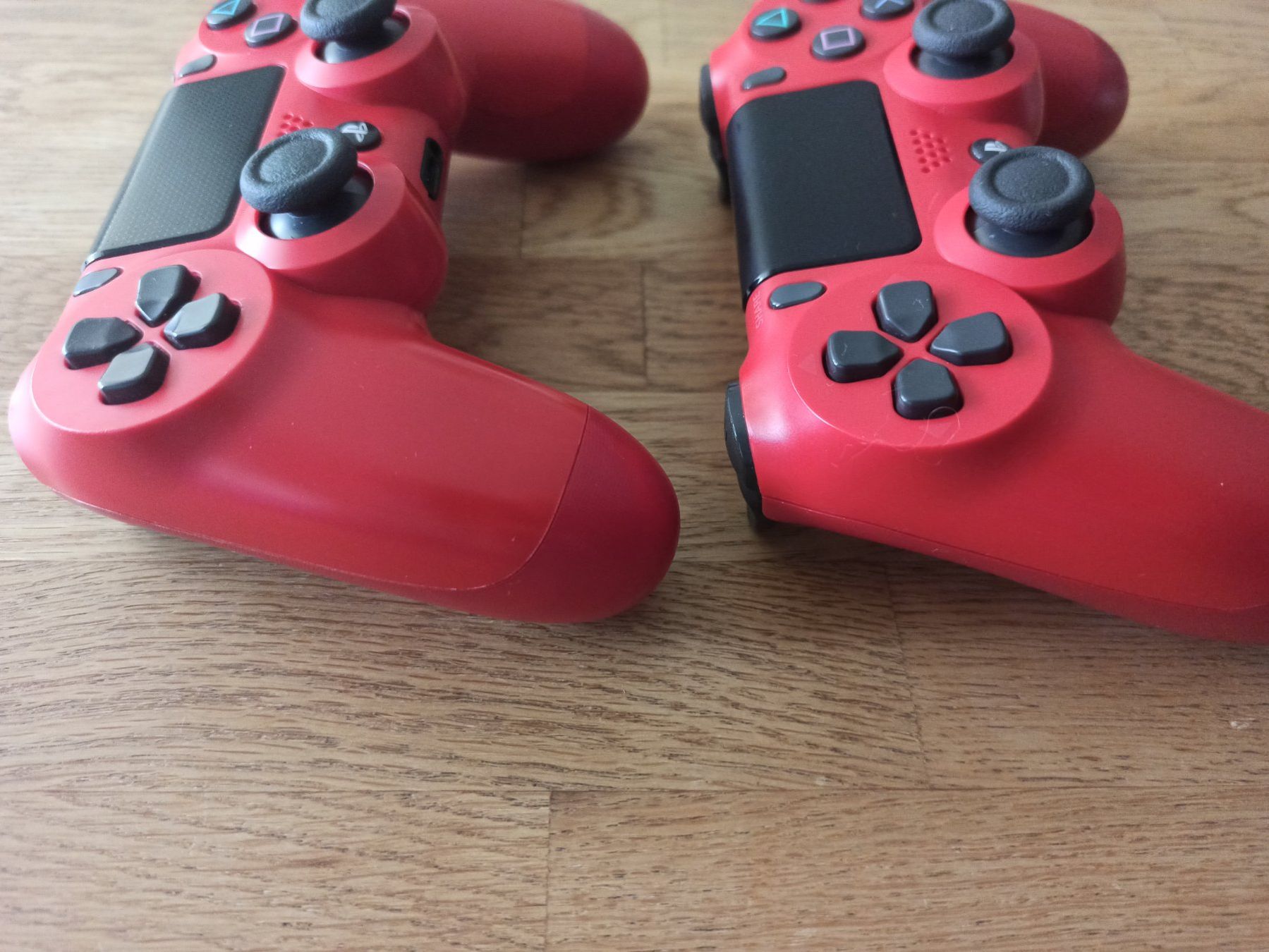 Controller: 2 x Original Controller Sony PS4 Wireless DualShock 4 V2 rot – Usato da Oberweningen venduto da mar_87mx 3