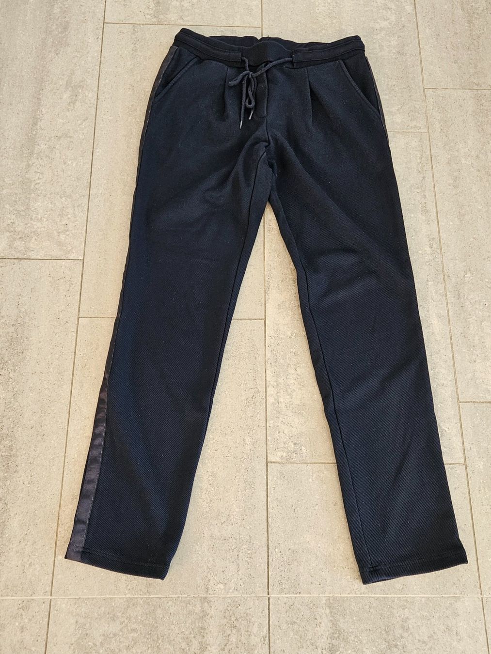 Hosen: Hose, Jogger, Joggpants, More & More – Gebraucht aus Wiesendangen von Sinhuk