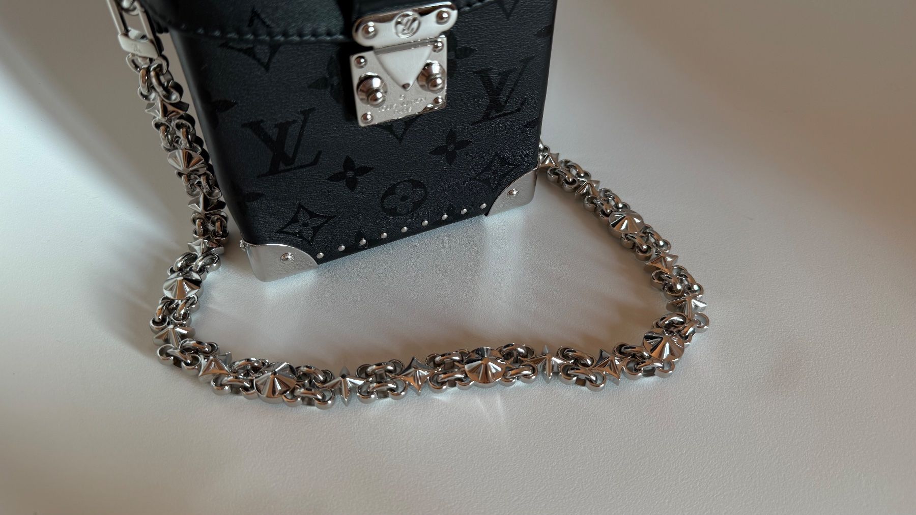 Louis Vuitton Borse: Louis Vuitton Soft Trunk "Camera Box" (schwarz, ungebraucht) – Nuovo (secondo la descrizione) da Bern venduto da lin_hf2p 6