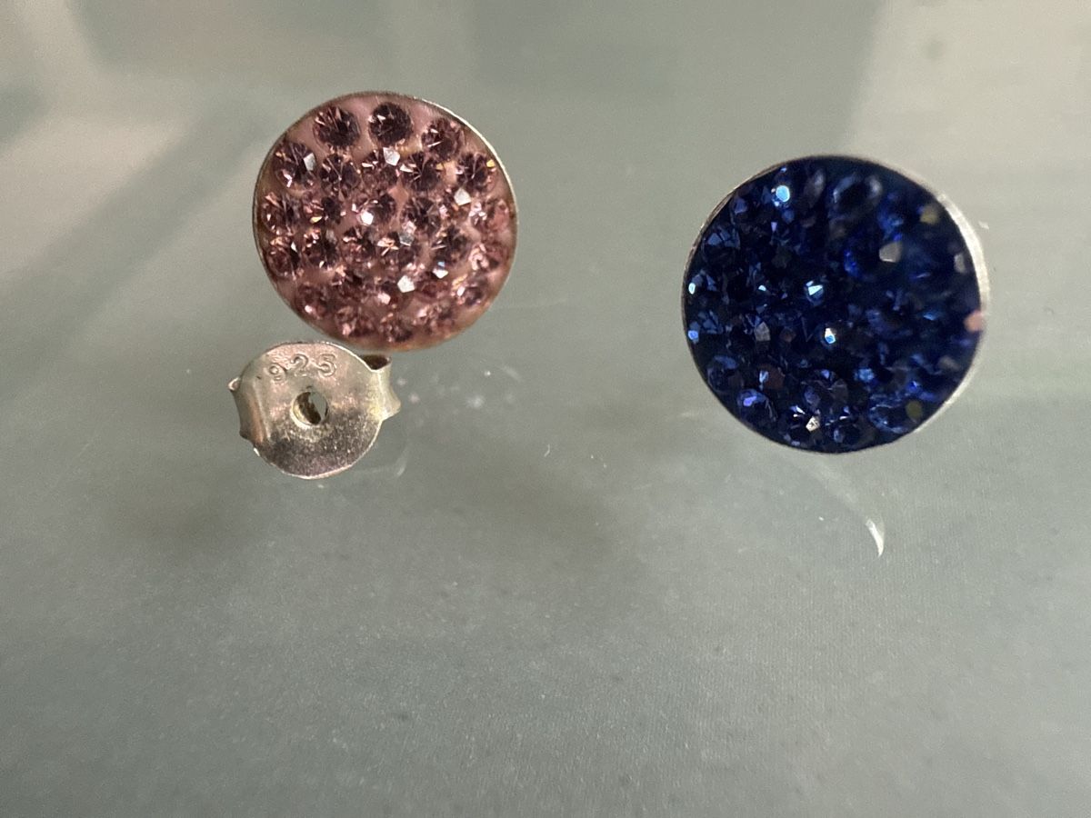 Ohrringe & -stecker: Funkelnde Ohrstecker: Blau und Rosa – Gebraucht aus Weiningen ZH von -Adenin- 3