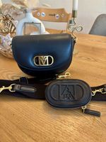 Umhängetasche Leder Schwarz mit Necessaire und Riemen