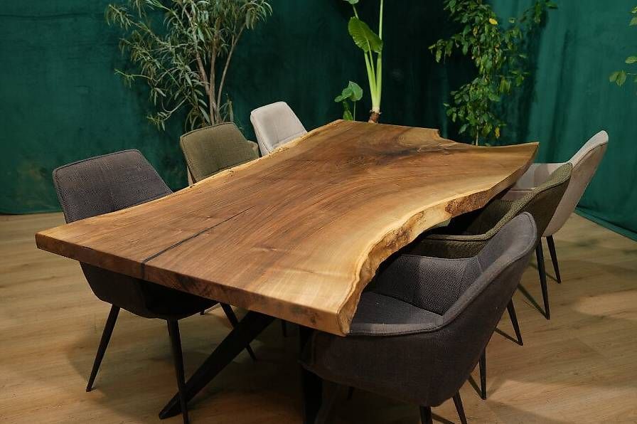 Tische: Einzigartig und Echt - Nussbaumtisch aus 1 Baumscheibe – Gebraucht aus Walchwil von Swissdesign_Haag 7