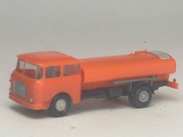 GB1- VEB Plast Skoda Tankwagen orange