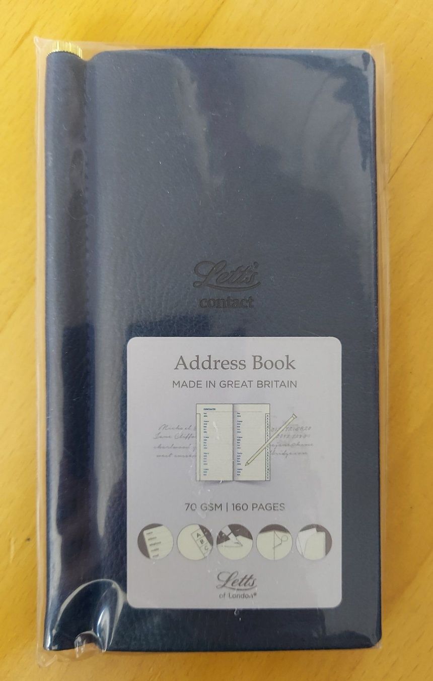 Libri: Adressbuch navy aus Kunstleder – Nuovo e nell'imballaggio originale da Basel venduto da Mazzo84