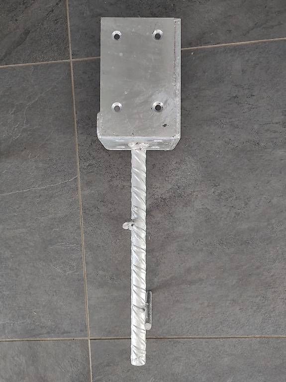 Altri mobili d'antiquariato: 4 Porta pali zincati – Usato da Moghegno venduto da ZioFiasco 1