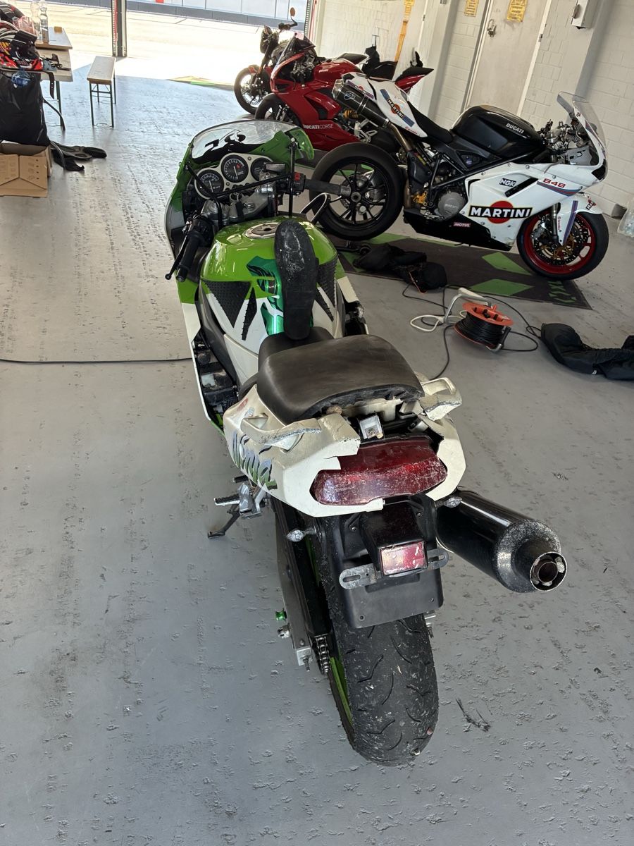 Strada: Kawasaki Ninja ZX-6R – Usato da Fiesch venduto da cheera33 2