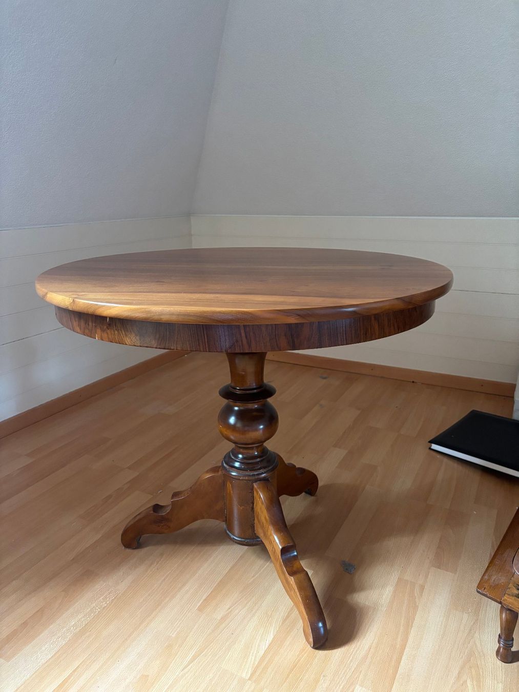 Tables: Antiker Holztisch – D'occasion à Solothurn par ess_d8zl