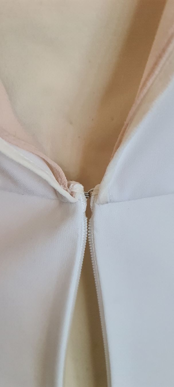 Vestiti: robe de cocktail élégante BCBG Max Azria – Usato da Genève venduto da Saleena 3