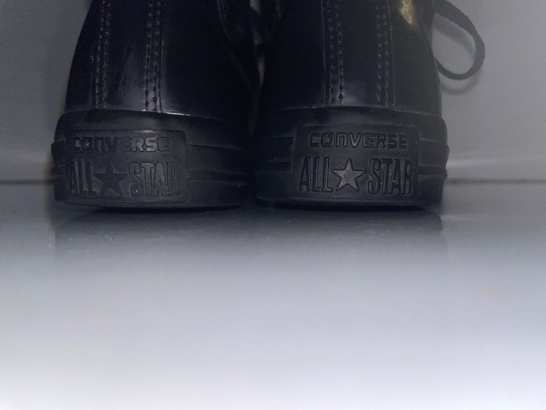 Converse Herrenschuhe: komplett gummiert, schwarze Converse  'ALL STAR' High in 40 – Gebraucht aus Wolfhausen von Mawere 4