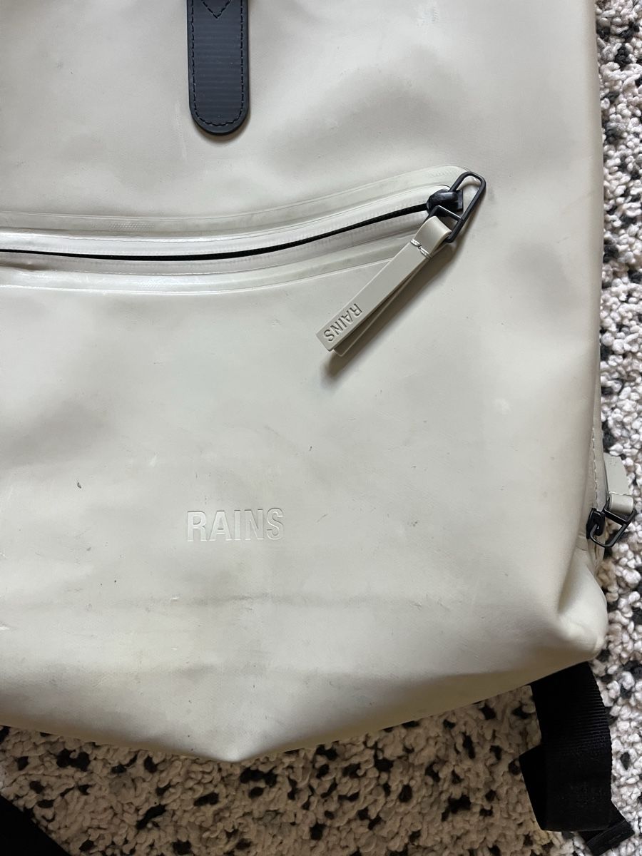 Rains Rucksäcke: Rains Backpack beige guter Zustand – Gebraucht aus Basel von Rabarta_666 3