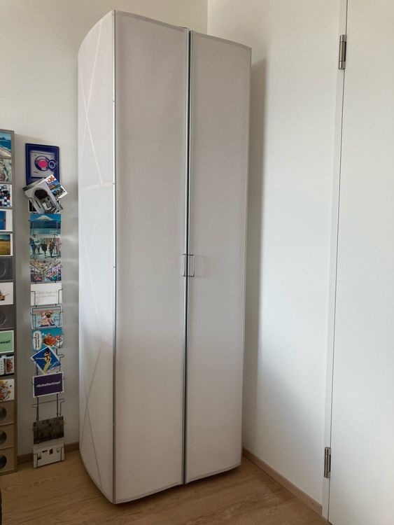 Ikonischer Folien-Schrank von THUT MÖBEL – Swiss Made! (Gebraucht) in ...