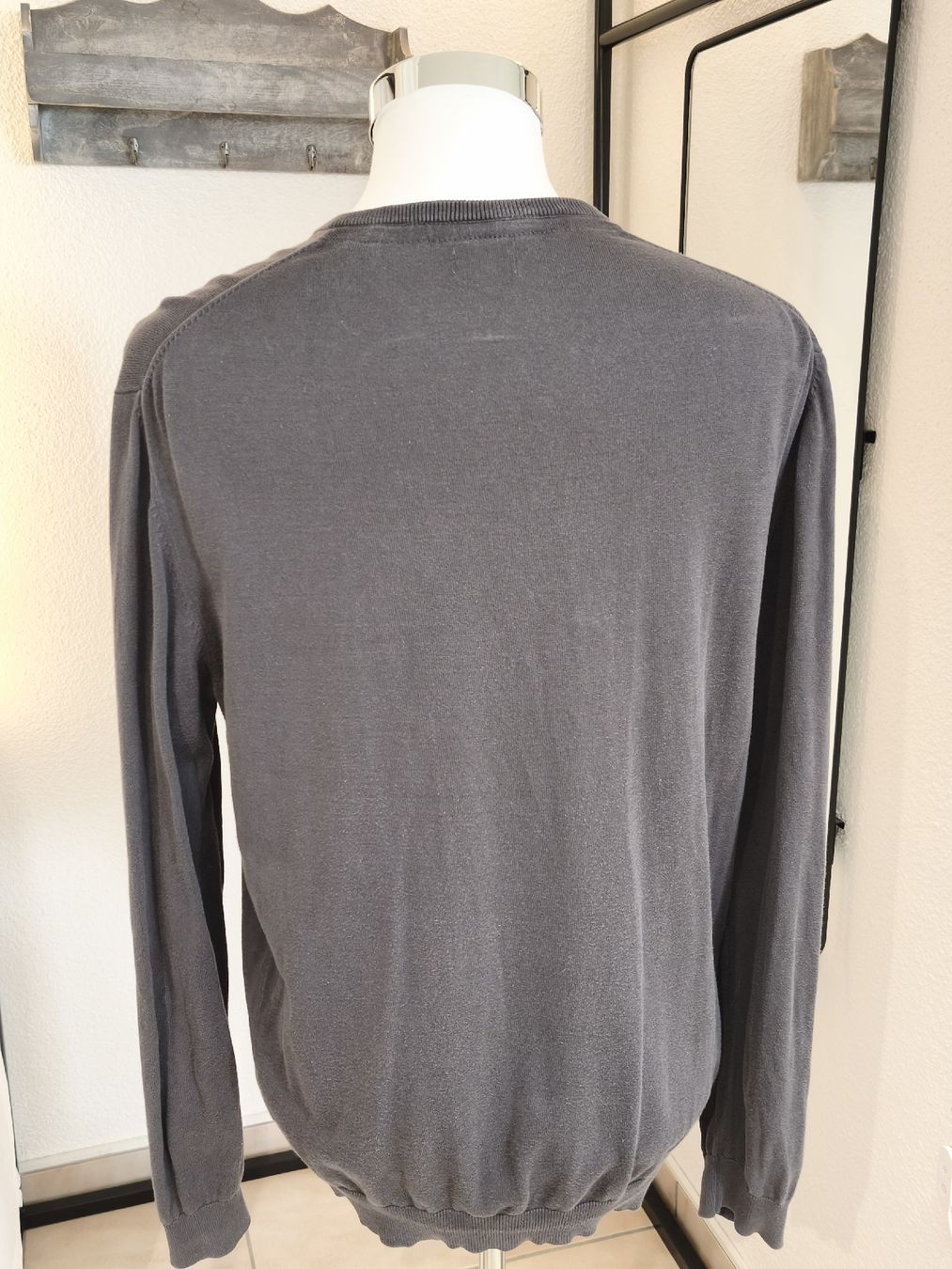 Esprit Maglioni & Felpe: Herren Pullover Esprit grau V-Ausschnitt Grösse XL – Usato da Emmetten venduto da SecondhandSiska 2