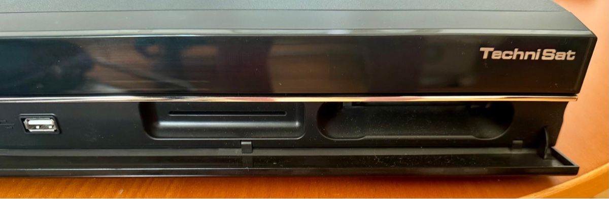 Technisat Ricevitori: TechniSat DigiCorder HD K2 CH Receiver guter Zustand – Usato da Bettlach venduto da synology1964 2