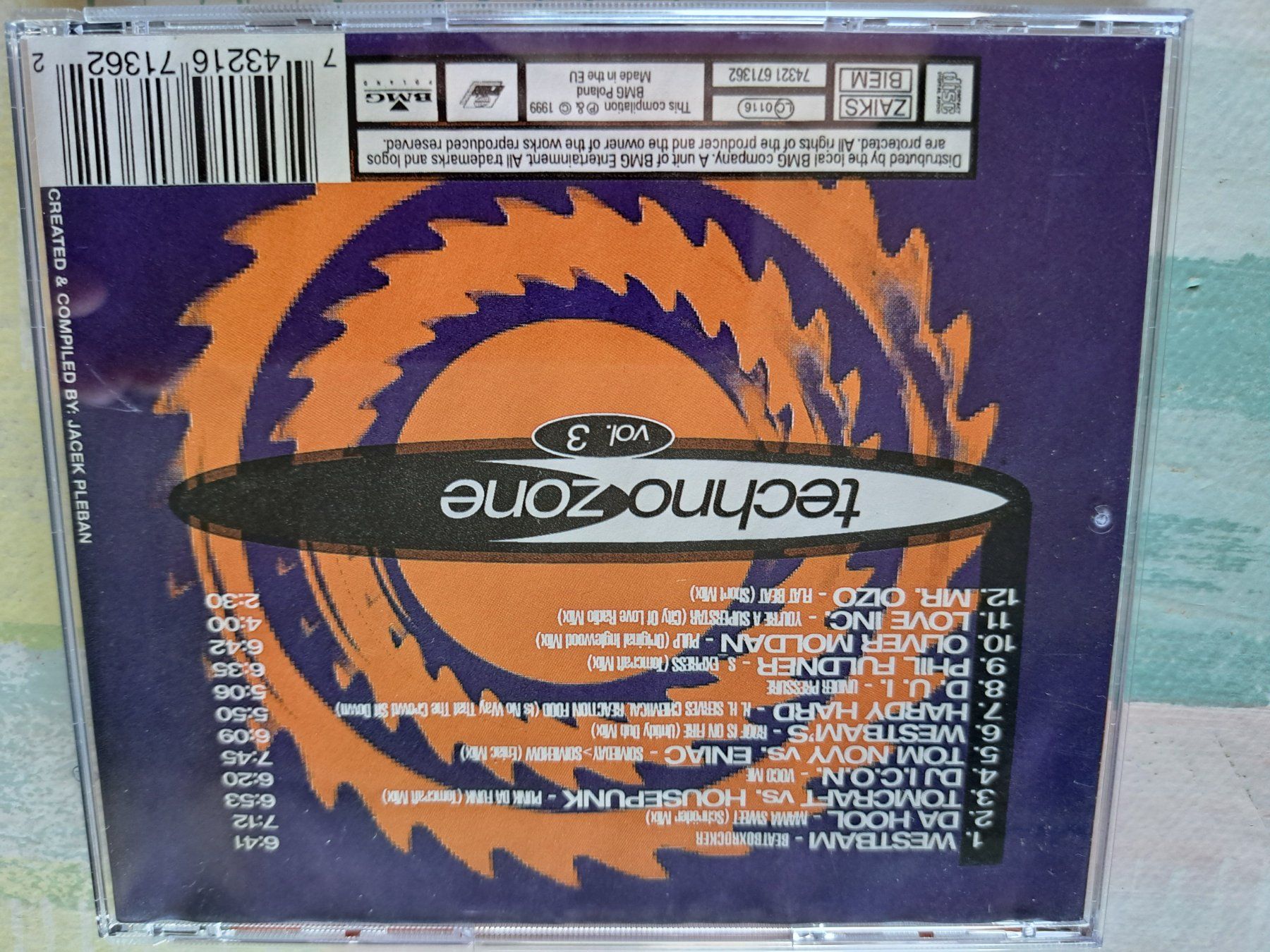 CDs: Cd Techno Zone volume 3 – D'occasion à Pully par bro_n52j 1