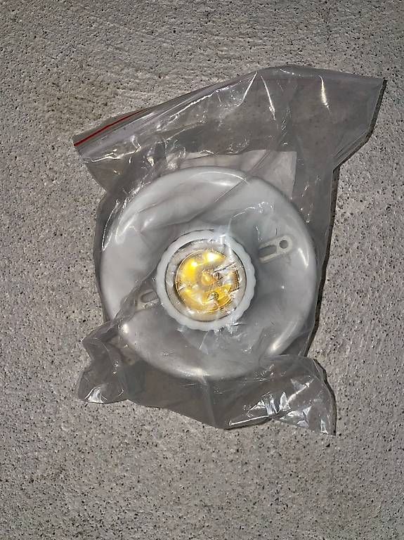 Lampadari & plafoniere: Deckenfassung  – Usato da Zürich venduto da S_Goncalves 2