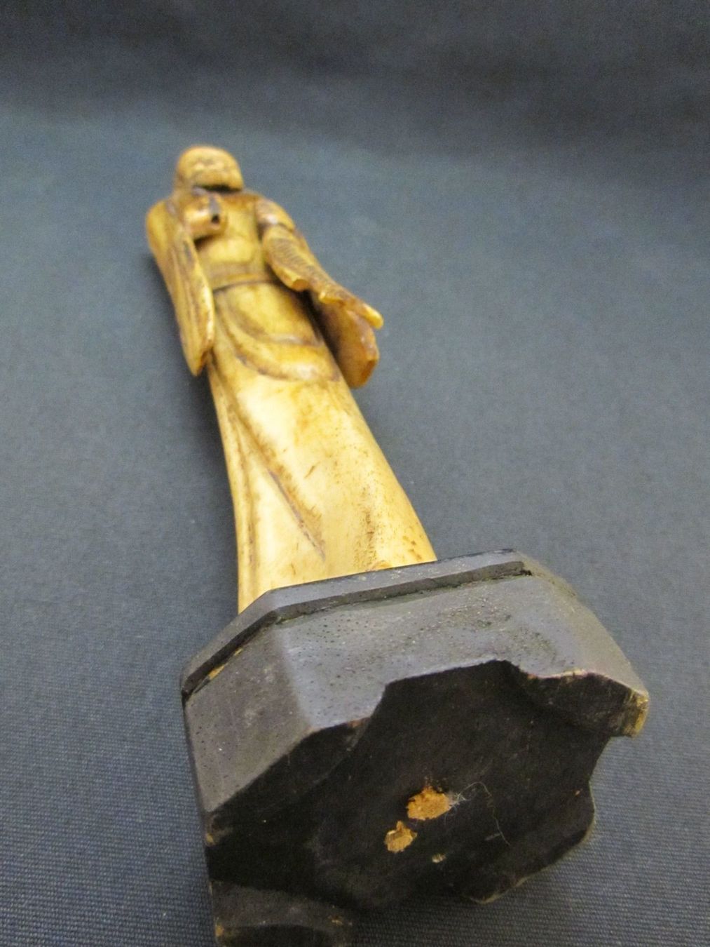 Sculptures & Statues: Figur aus Bein/Knochen – D'occasion à Basel par spinne02 8