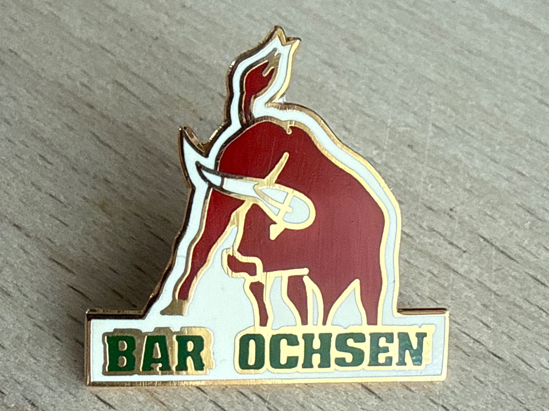 Plaquettes & Badges: Pin Bar Ochsen – D'occasion à Glattbrugg par Schweigmatt