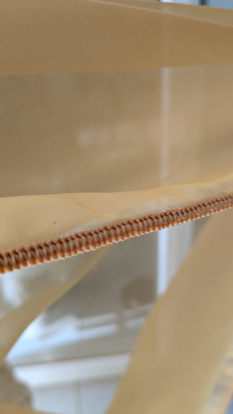 Pfister Tende: Vorhang Apricot (3/3) – Usato da Oberweningen venduto da Ramre 2
