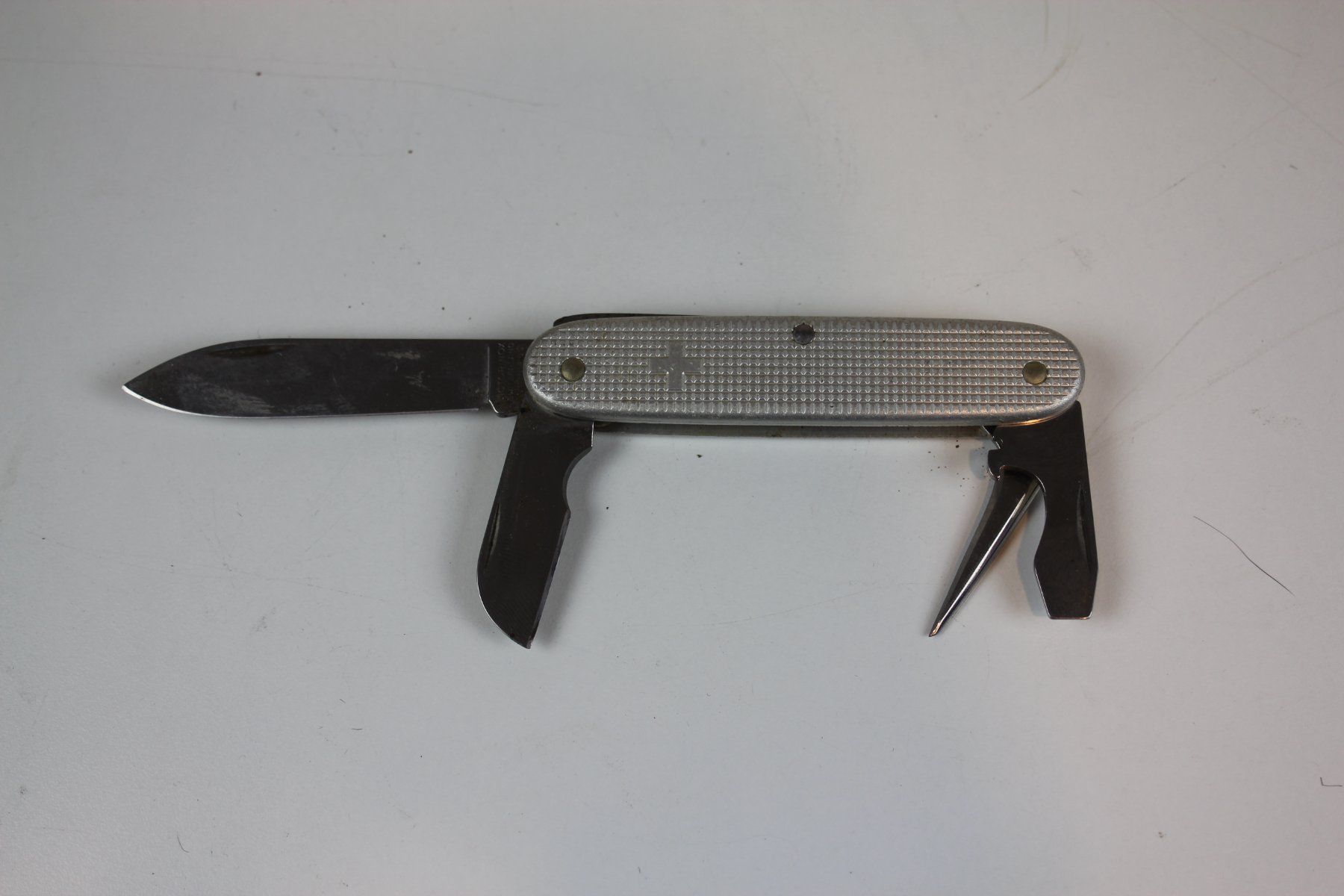 Schweizer Armee-Messer 1961 - Ab 1.- (Gebraucht) in Basel für CHF 1