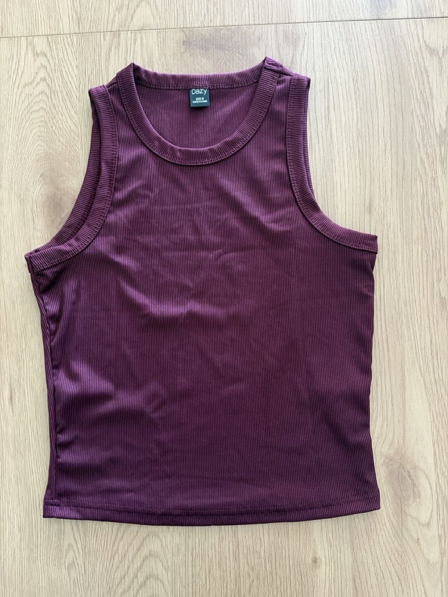 Top: Dazy Ripp-Top Weinrot Gr.M NEU – Nuovo e nell'imballaggio originale da Schöftland venduto da nevio74