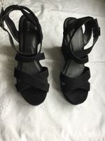 Schwarze Kunstwildleder
