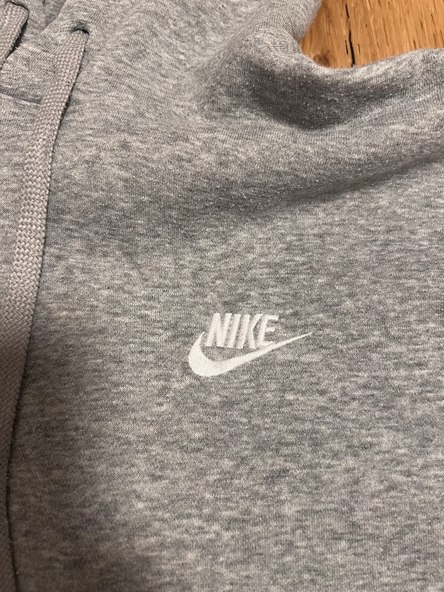 Nike Pulls & Sweat-shirts: Nike Hoodie – D'occasion à Birrhard par xvsaravx. 1