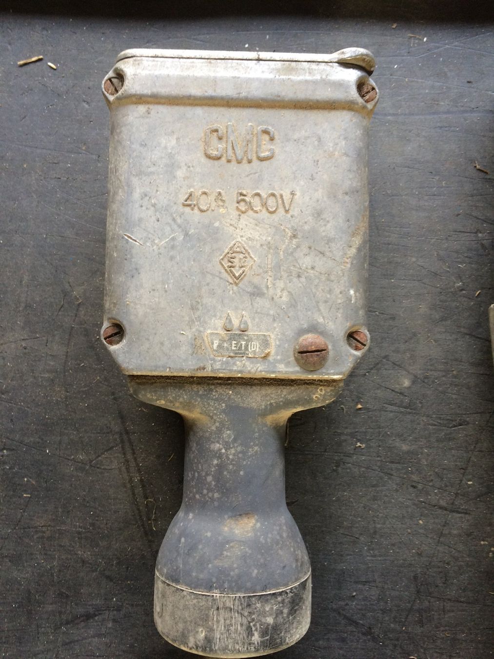 Spine: Steckdose CMC, 40A, 500V, 5 pol., drehbar – Usato da Wiliberg venduto da Monikaschaer